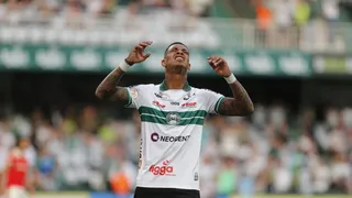 Alef Manga reclama de desatenção: “O campeonato está para nós”