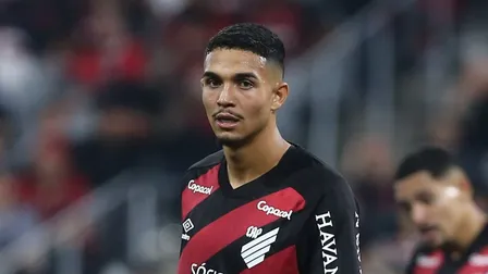 Barcelona manda olheiro ao Brasil para ver promessa do Athletico