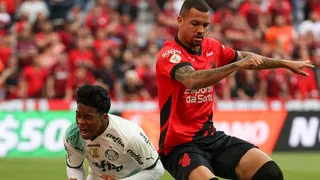 CBF admite erro em Athletico x Palmeiras e afasta árbitro