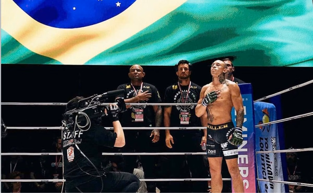 Luiz Killer canta o hino brasileiro antes de luta no Rizin, no Japão