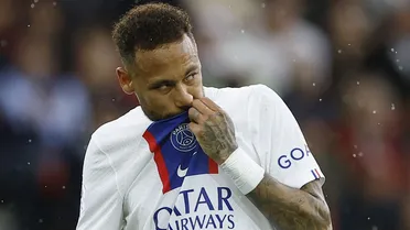 Neymar volta após 5 meses, dá assistência e faz 2 gols em vitória do PSG