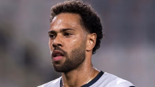 Atlético-MG confirma acerto com Renan Lodi