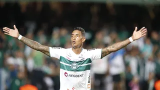 Coxa amassa o Peixe e conta com o santista Alef Manga para vencer na Copa do Brasil