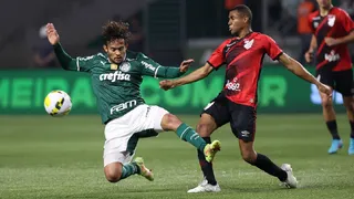 Athletico faz lógica mudar de lado. E ganha do Palmeiras: 2×0