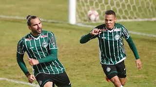 No Coritiba, Léo Gamalho pode ser o ídolo que nunca foi