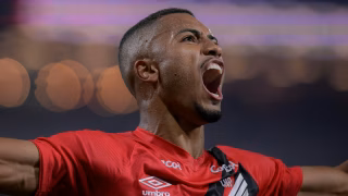 Com reforço em camarote, Athletico toma susto, mas mantém tabu sobre o lanterna