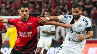 Athletico tenta manter retrospecto sobre o Santos e reencontra dupla