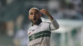 Emprestado ao Guarani, meia Régis critica postura da diretoria do Coritiba em sua saída