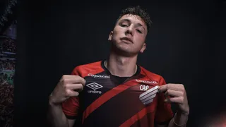 Athletico anuncia atacante chileno como primeiro reforço para 2023