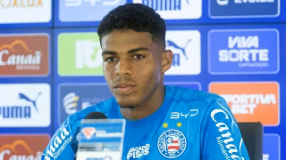 Promessa ex-Athletico entra na fogueira do adversário do Coritiba no Brasileirão