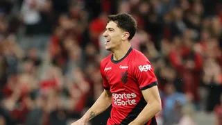 Vitor Bueno chega a 100% de aproveitamento de cobranças de pênaltis no Athletico