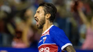 Atacante alvo do Coritiba é anunciado por clube do Chile