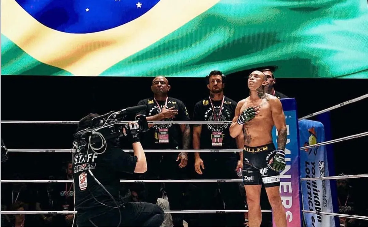 Luiz Killer canta o hino brasileiro antes de luta no Rizin, no Japão
