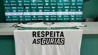 Coritiba retira patrocínio máster de camisa para pedir respeito às mulheres
