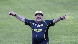 Última passagem de Maradona pelo futebol argentino teve homenagens de rivais