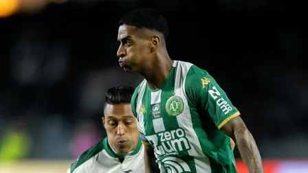 Coritiba x Chapecoense: Meia sofre múltiplas fraturas e vai parar na UTI