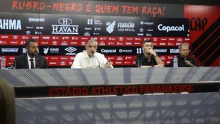 Petraglia apresenta nova estrutura do futebol do Athletico; veja quem é quem
