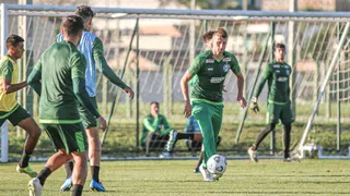 Com Henrique relacionado, Coritiba viaja para pegar o Flamengo; veja provável time
