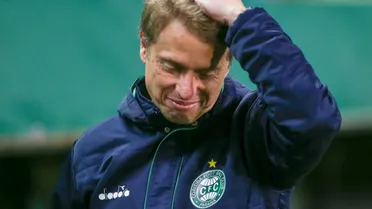 Antes de demissão, Seabra admitiu decepção e falou em dívida com a torcida do Coritiba