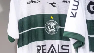 Torcedor tem coleção de camisas do Coritiba furtada