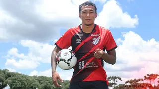 Mais um volante: Athletico oficializa equatoriano Bryan García