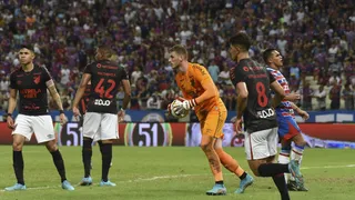 Um Furacão de fazer chorar empata em Fortaleza