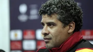 Ex-técnico de Ronaldinho e Deco é cogitado para assumir Barcelona, diz jornal