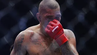 Poatan recebe suspensão de 180 dias após derrota no UFC