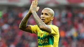 Deyverson exalta fase artilheira, pede para torcida esquecer seu passado e sonha com seleção