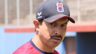 O drama que preocupa o técnico Tcheco no Paraná Clube