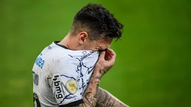 Após polêmicas no Coritiba e no Corinthians, atacante vai parar na Segunda Divisão do Japão