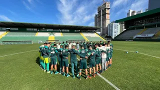 Vice-presidente da Chapecoense discute em rádio e revela drama para manter clube aberto