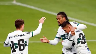 Coritiba continua sofrível, sem ação ofensiva, mas teve muita sorte
