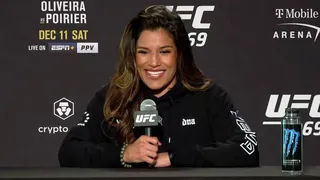 Rival de Amanda Nunes fica com rosto desfigurado após duelo no UFC 277