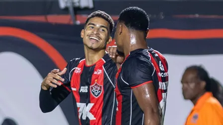 Vexame! Coritiba é massacrado pelo Vitória e sofre pior derrota do ano