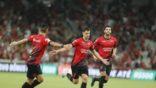 Vitor Bueno lamenta campanha do Athletico na Arena e projeta 2024