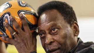 Pelé é internado para fazer exames e filha garante que “não há emergência”