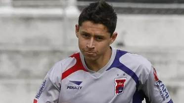 Revelação do Paraná pode trocar clube pelo principal rival