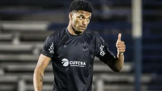 Promessa retorna ao Coritiba após passagem por clube do exterior