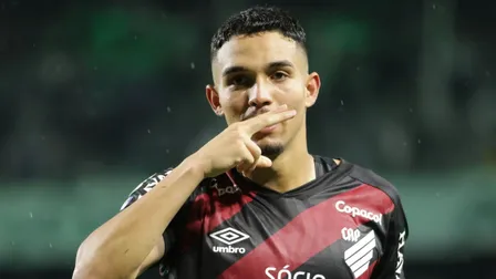 Dupla do Athletico lidera ranking dos jogadores que mais valorizaram em 2026