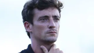 Ex-técnico do Athletico exalta meia da base e compara a dupla do PSG
