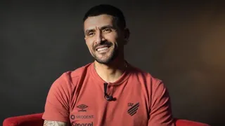 Lucho fala pela primeira vez como técnico do Athletico: “Sei do tamanho do desafio”