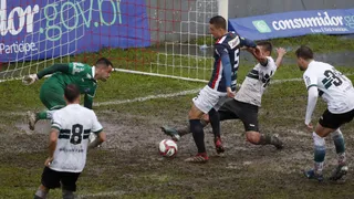 A chuva arruma desculpa para o Coxa