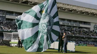 Enquanto a vitória não vem, o Coxa vive de nota oficial