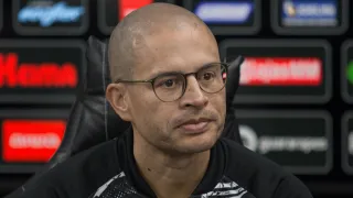 No Operário, Alex quer superar desconfiança na carreira de técnico