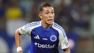 Ex-promessa é vaiada pela torcida do Athletico em reencontro na Baixada