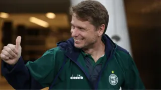 Coritiba deixa de ser surpresa e uma lição de Ênio para Seabra