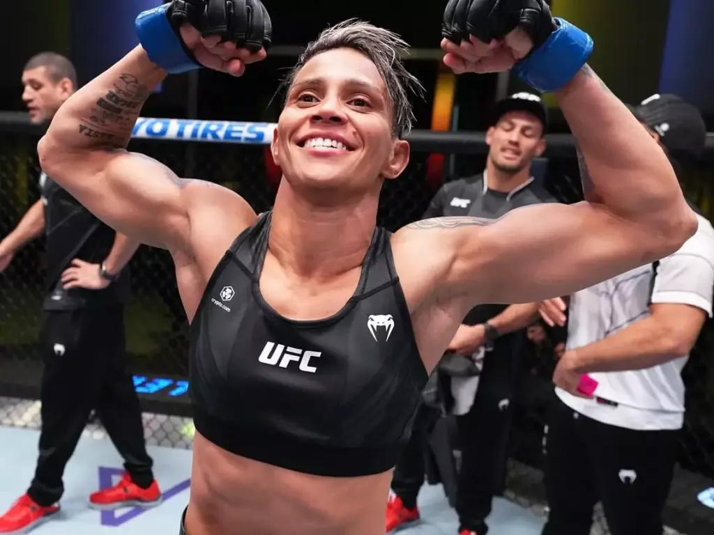 1248656338-amandalemos3