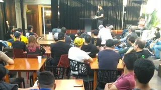 Dica para iniciantes no poker: jogue menos mãos