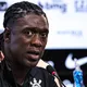 Ex-Coritiba e seleção faz alerta sobre Seedorf no Corinthians